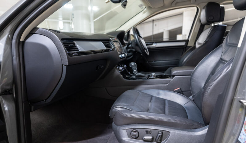 2015 Volkswagen Touareg 150TDI full