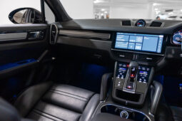 2018 Porsche Cayenne Turbo full