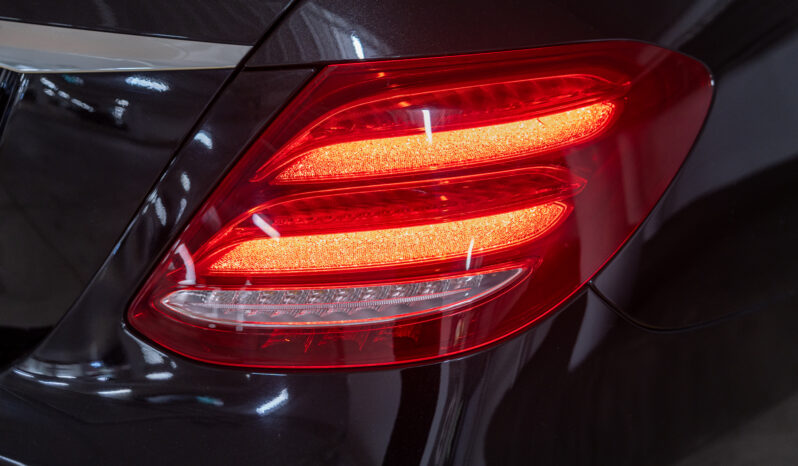 2018 Mercedes-Benz E300 Sedan full