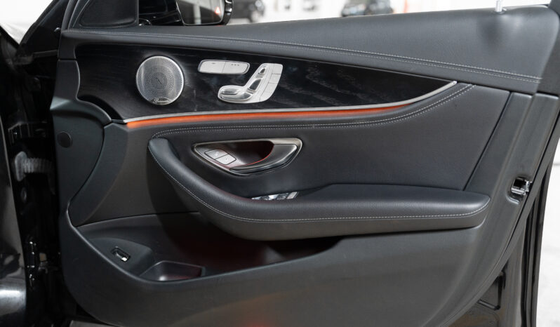 2018 Mercedes-Benz E300 Sedan full