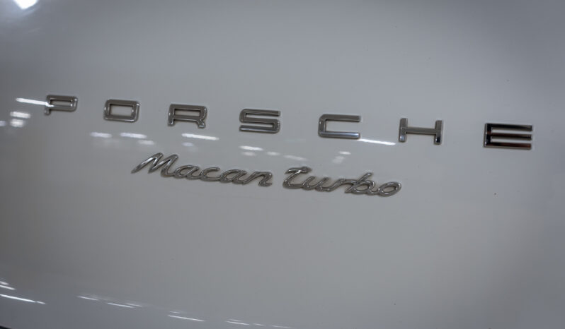 2015 Porsche Macan Turbo full