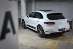 2015 Porsche Macan Turbo full
