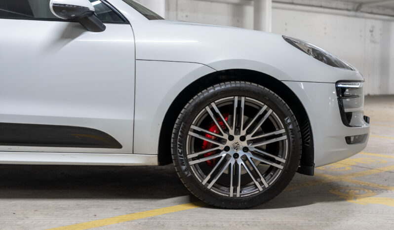 2015 Porsche Macan Turbo full