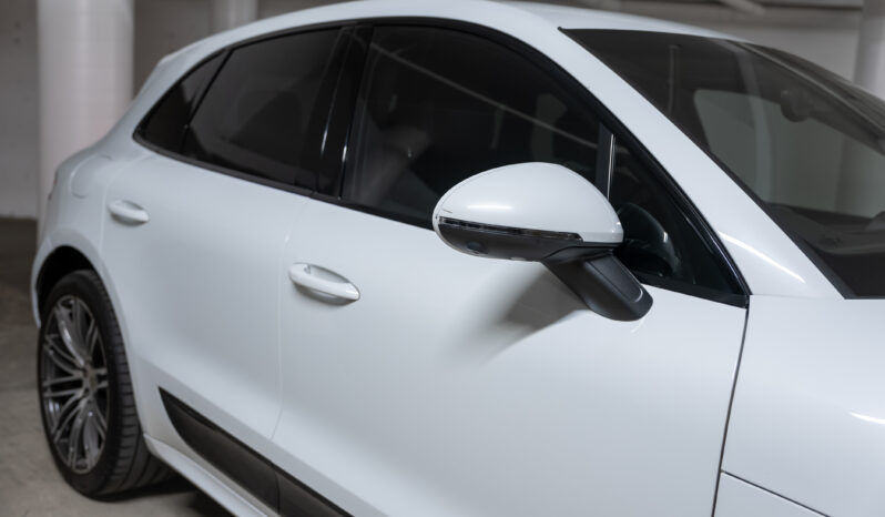 2015 Porsche Macan Turbo full