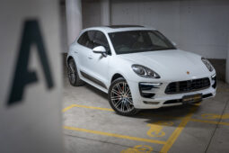 2015 Porsche Macan Turbo full