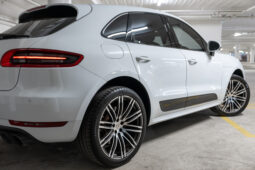 2015 Porsche Macan Turbo full