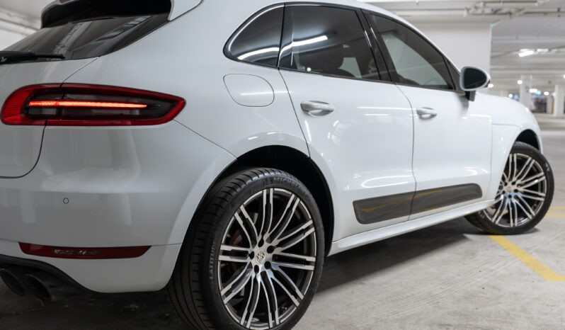 2015 Porsche Macan Turbo full