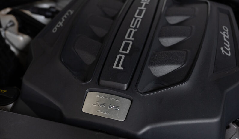 2015 Porsche Macan Turbo full