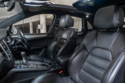 2015 Porsche Macan Turbo full