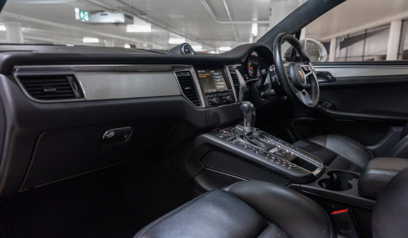 2015 Porsche Macan Turbo full