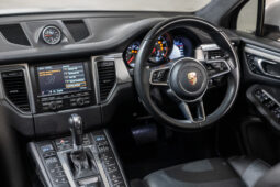 2015 Porsche Macan Turbo full