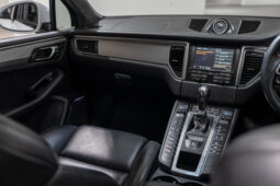2015 Porsche Macan Turbo full