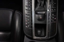 2015 Porsche Macan Turbo full