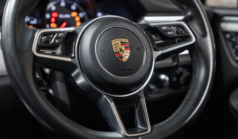 2015 Porsche Macan Turbo full