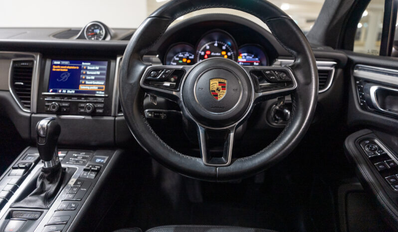 2015 Porsche Macan Turbo full