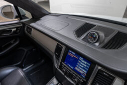 2015 Porsche Macan Turbo full