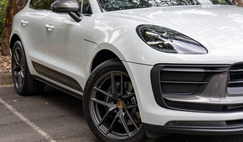 2022 PORSCHE MACAN T full