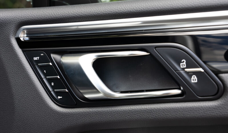 2022 PORSCHE MACAN T full