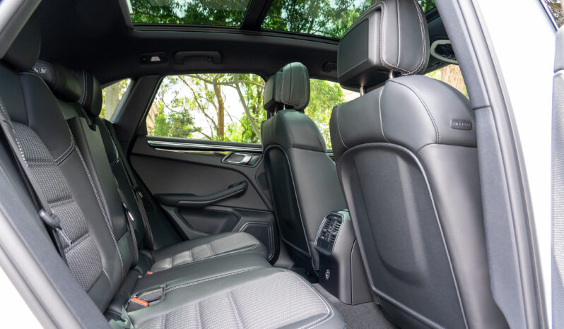 2022 PORSCHE MACAN T full