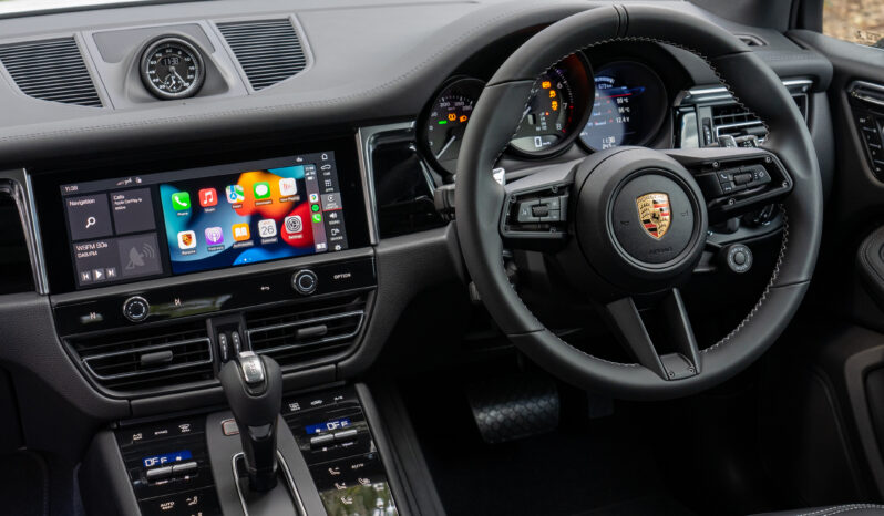 2022 PORSCHE MACAN T full
