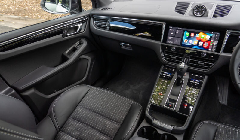 2022 PORSCHE MACAN T full