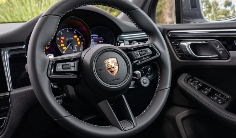 2022 PORSCHE MACAN T full