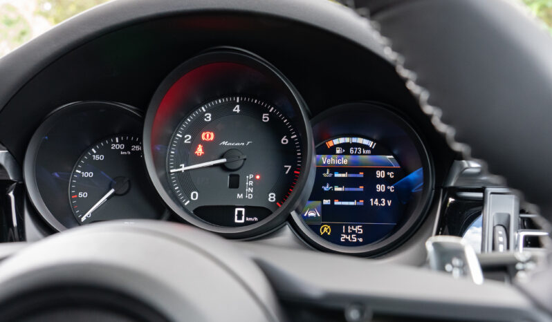 2022 PORSCHE MACAN T full
