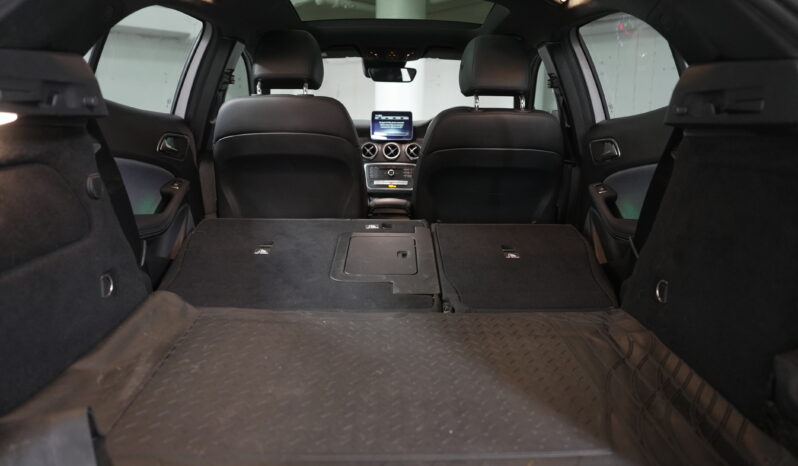 2019 MERCEDES-BENZ GLA180 Urban Edition full