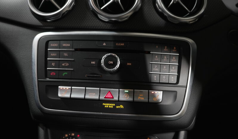 2019 MERCEDES-BENZ GLA180 Urban Edition full