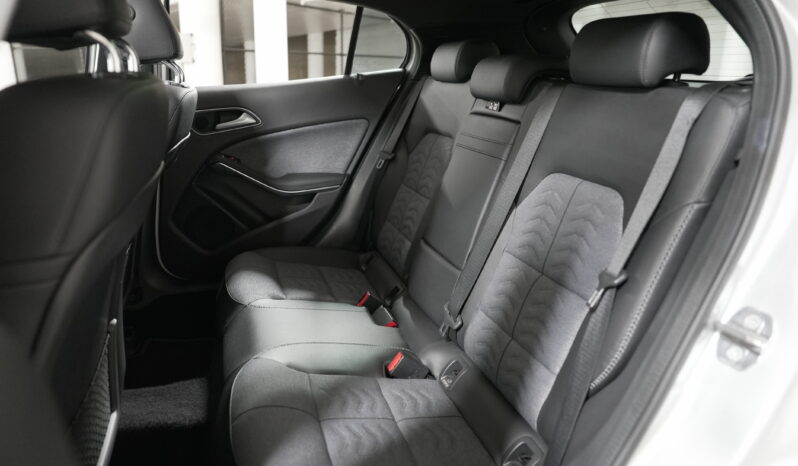 2019 MERCEDES-BENZ GLA180 Urban Edition full