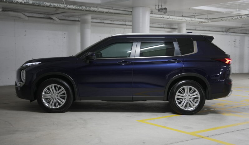 2023 Mitsubishi Outlander LS AWD full