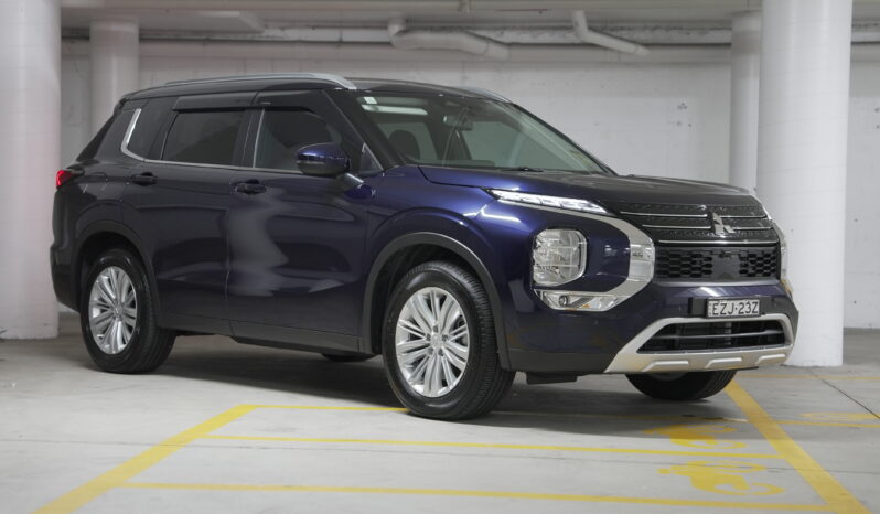 2023 Mitsubishi Outlander LS AWD full