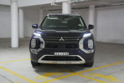 2023 Mitsubishi Outlander LS AWD full