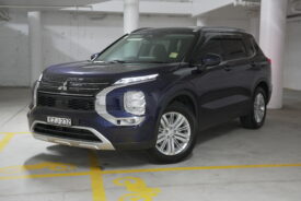 2023 Mitsubishi Outlander LS AWD