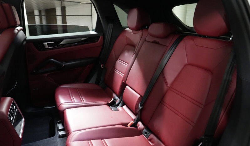 2021 Porsche Cayenne Wagon full