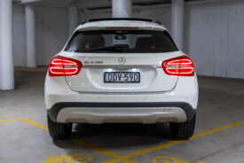 2016 MERCEDES-BENZ GLA180