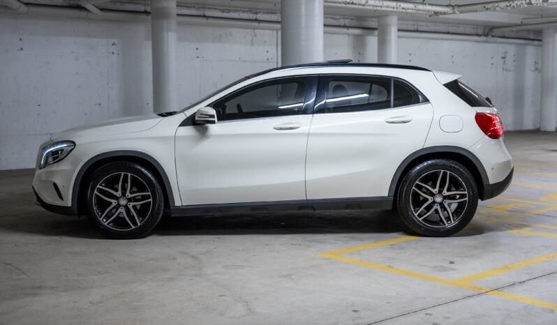 2016 MERCEDES-BENZ GLA180 full
