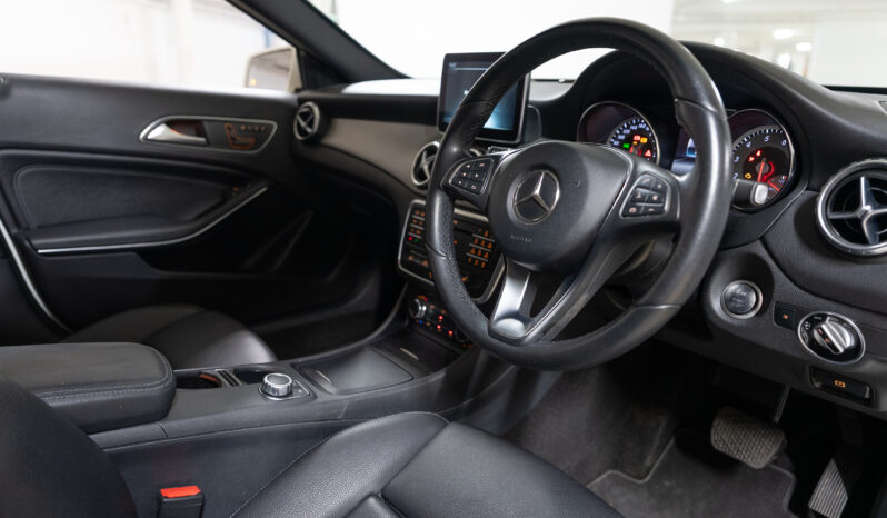 2016 MERCEDES-BENZ GLA180 full