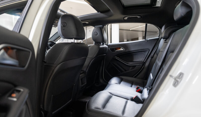 2016 MERCEDES-BENZ GLA180 full