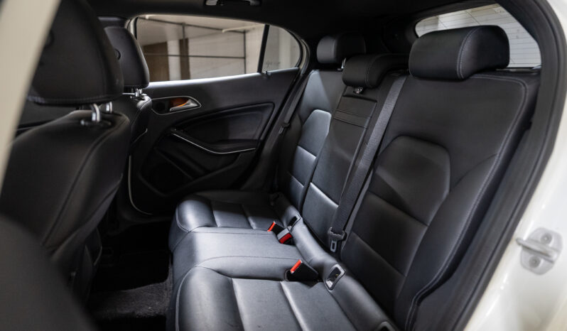 2016 MERCEDES-BENZ GLA180 full