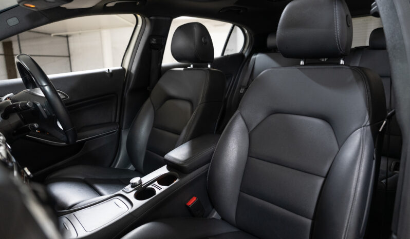 2016 MERCEDES-BENZ GLA180 full