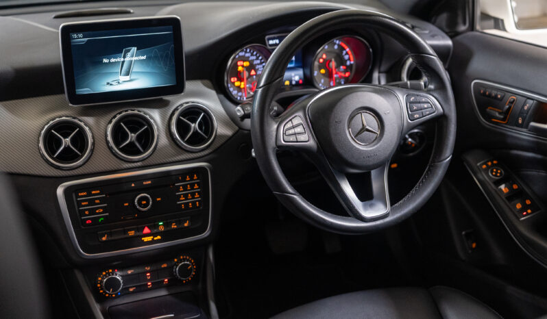 2016 MERCEDES-BENZ GLA180 full