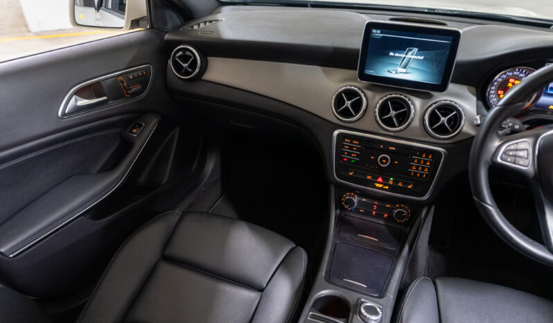 2016 MERCEDES-BENZ GLA180 full