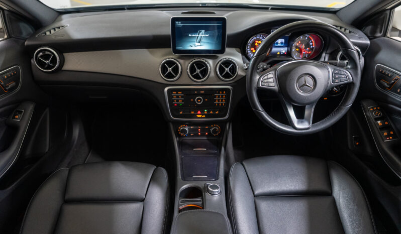 2016 MERCEDES-BENZ GLA180 full