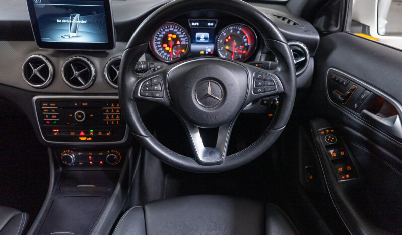 2016 MERCEDES-BENZ GLA180 full