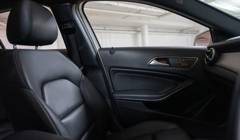 2016 MERCEDES-BENZ GLA180 full
