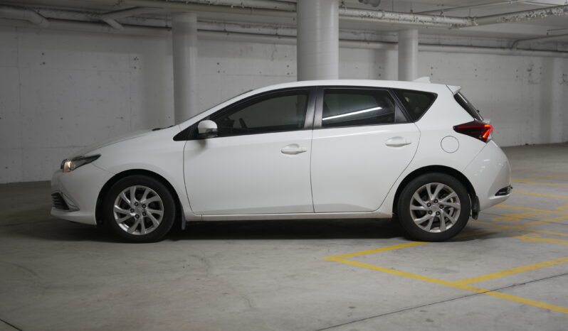 2015 Toyota Corolla Ascent Hatchback full