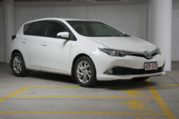 2015 Toyota Corolla Ascent Hatchback full
