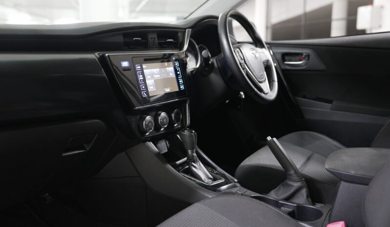2015 Toyota Corolla Ascent Hatchback full