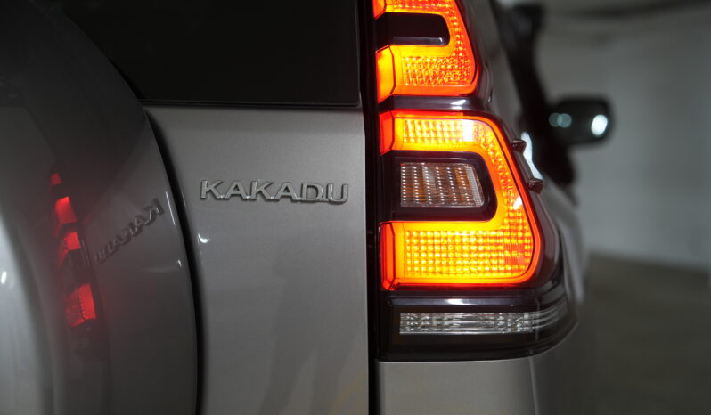 2020 Toyota Landcruiser Prado Kakadu full